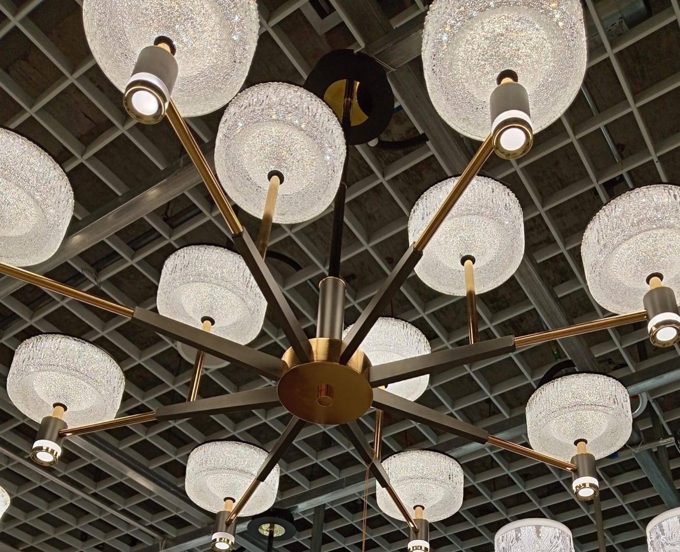 Люстра потолочная LED, кол-во ламп: 12 шт