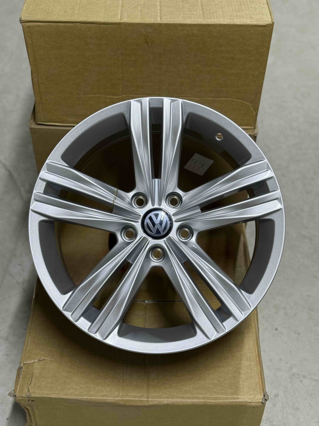 RNO 5293 autodisk 7.5x17/5x112 D57.1 ET38 4 диска серебристый