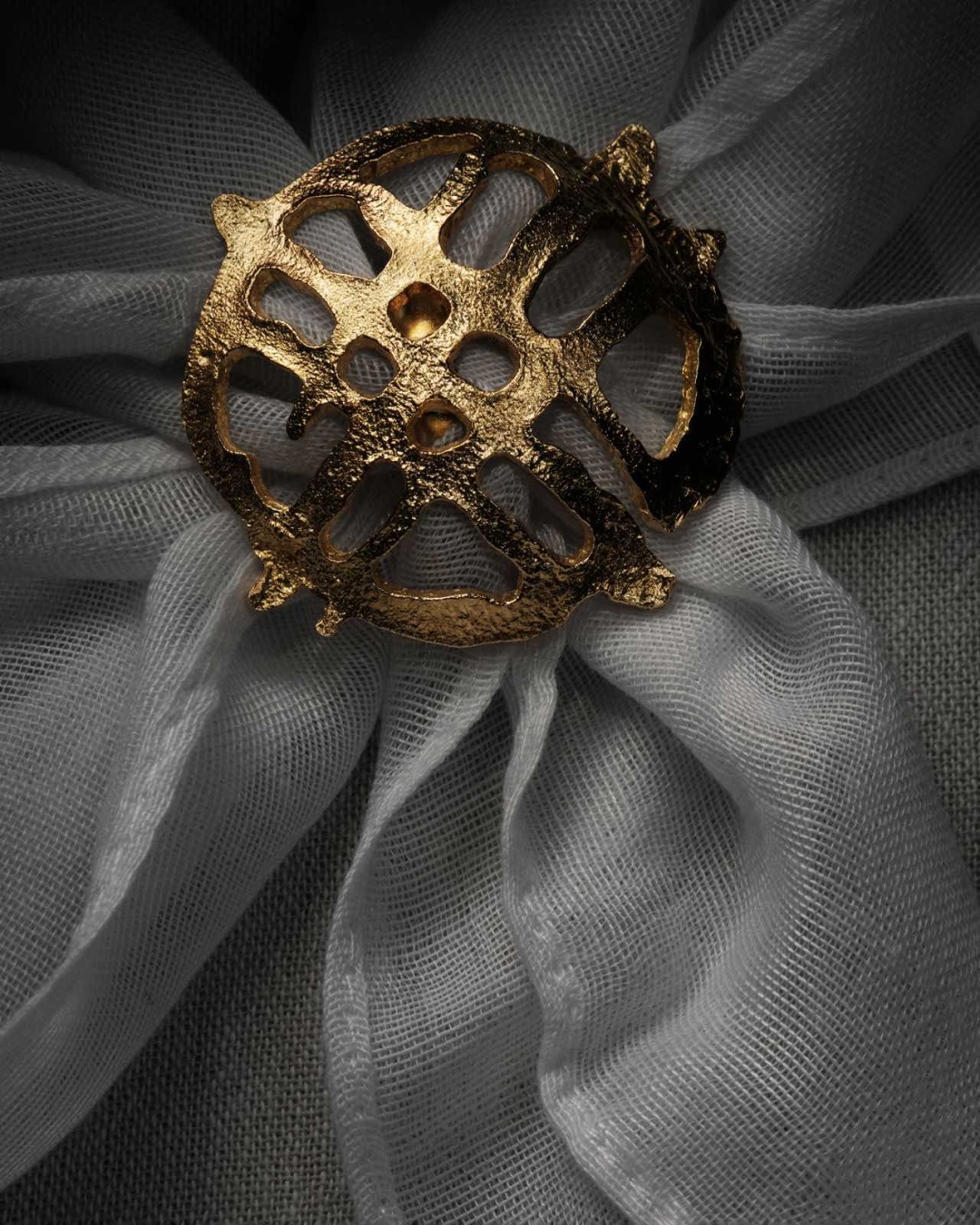 Брошь Jewelry бронза, без вставок