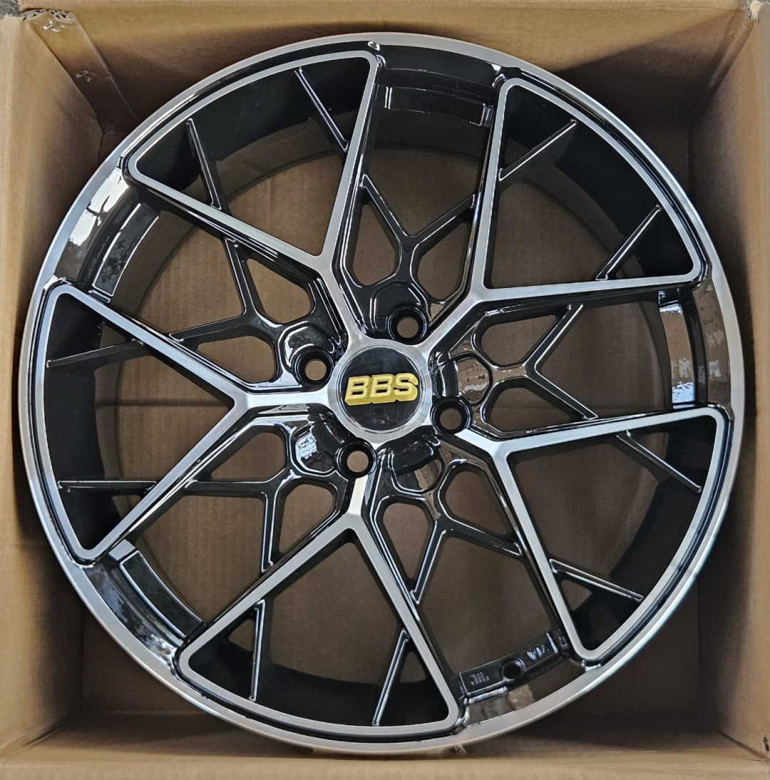 Fonyee 1311 7.5x17/4x100 D67.1 ET35 4 диска черный