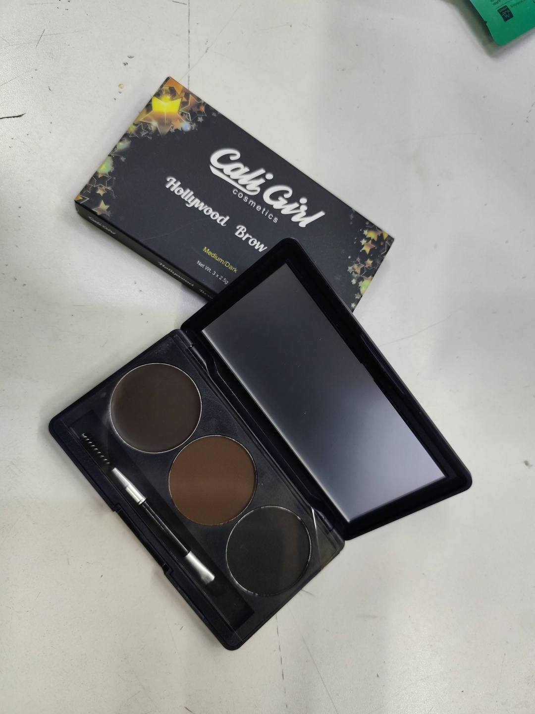 Тени Cali Girl cosmetics Черный коричневый и темно- коричневый