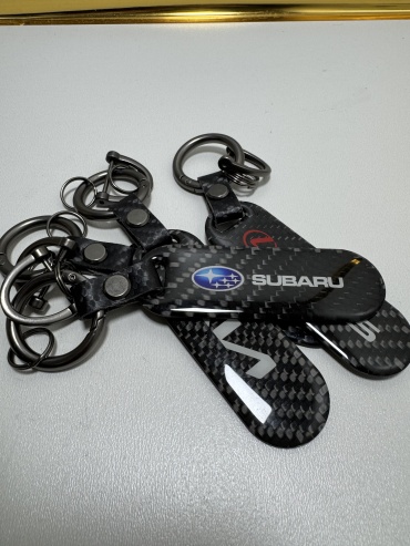 ALturi брелок AD_brelok_subaru черный, серый