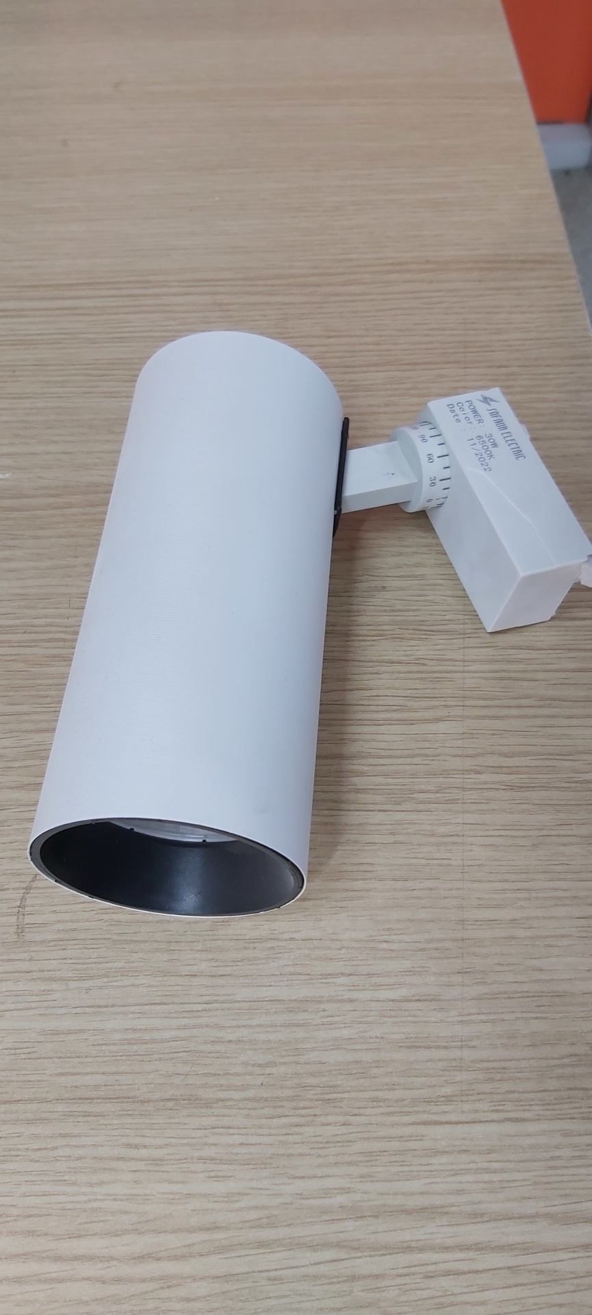 Novella Electric трековый светильник RS 51