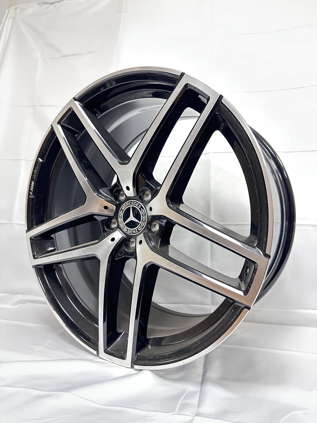 Mercedes 10/11x21/5x112 D66.6 ET44 4 диска серебристый