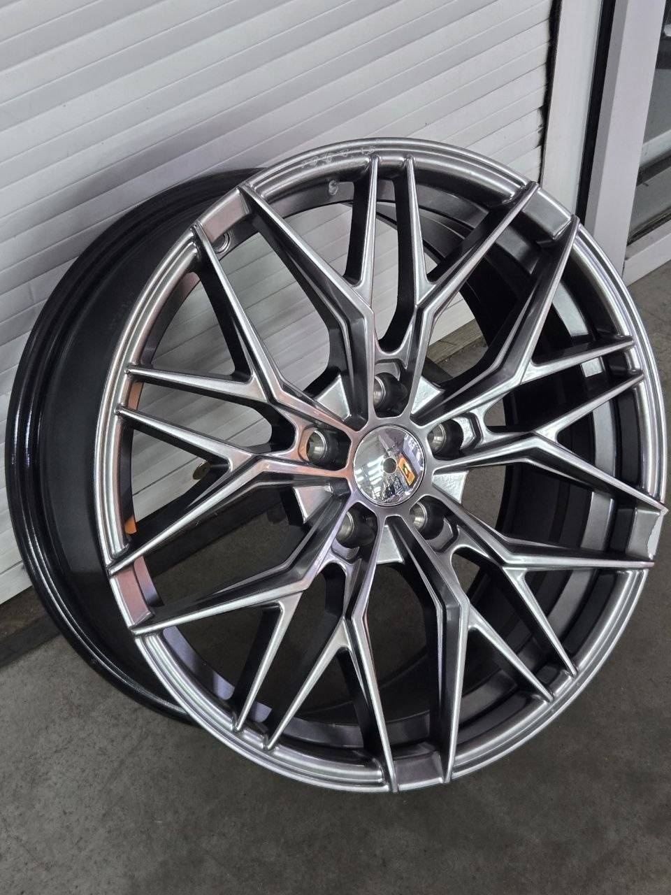 Top Grade SHF H3235F 7.5x17/5x108 D73.1 ET35 4 диска графит