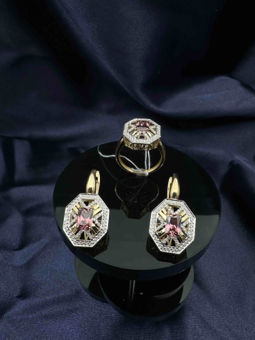 YEREVAN DIAMOND 758585 вес 7.58 г золото, бриллиант, родолит