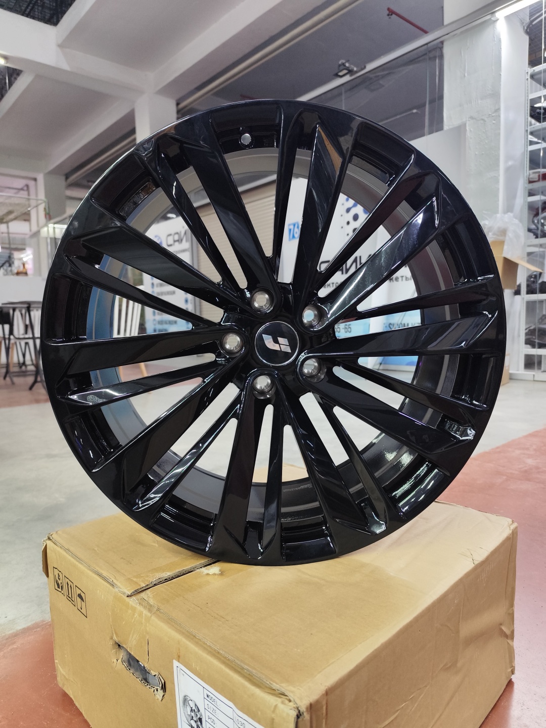 FORGED GlossyBlack 9x21/5x120 D62.5 ET33 4 диска черный