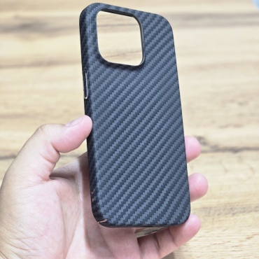 Чехол DDD для Apple iPhone 16 рисунок