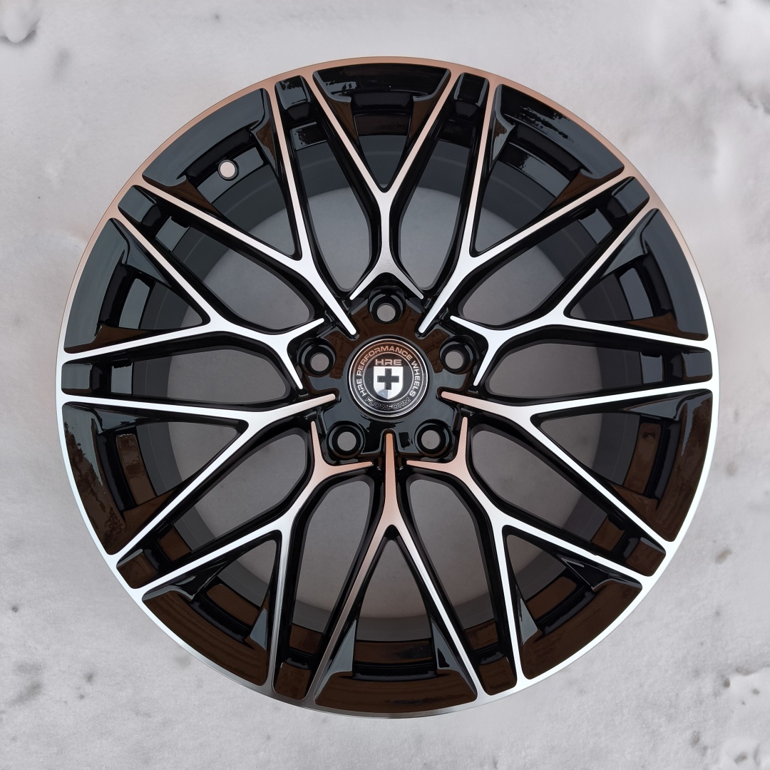 HRE 039 7.5x17/5x114.3 D73.1 ET35 4 диска черный, серебристый