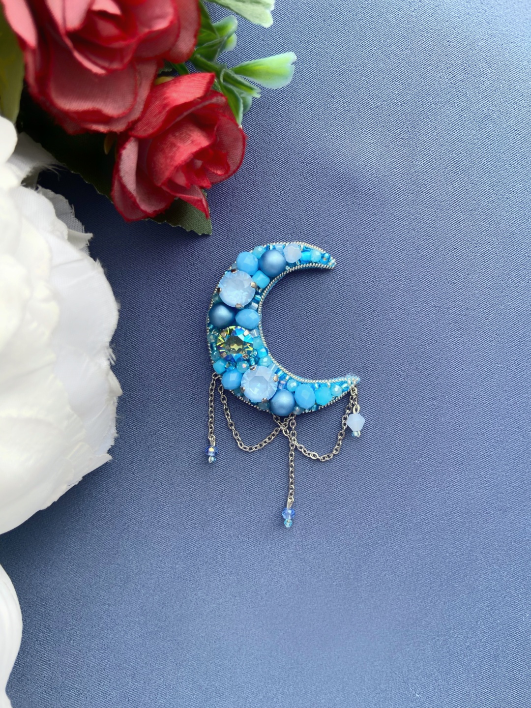 Брошь ZADA бижутерный сплав, кристаллы Swarovski