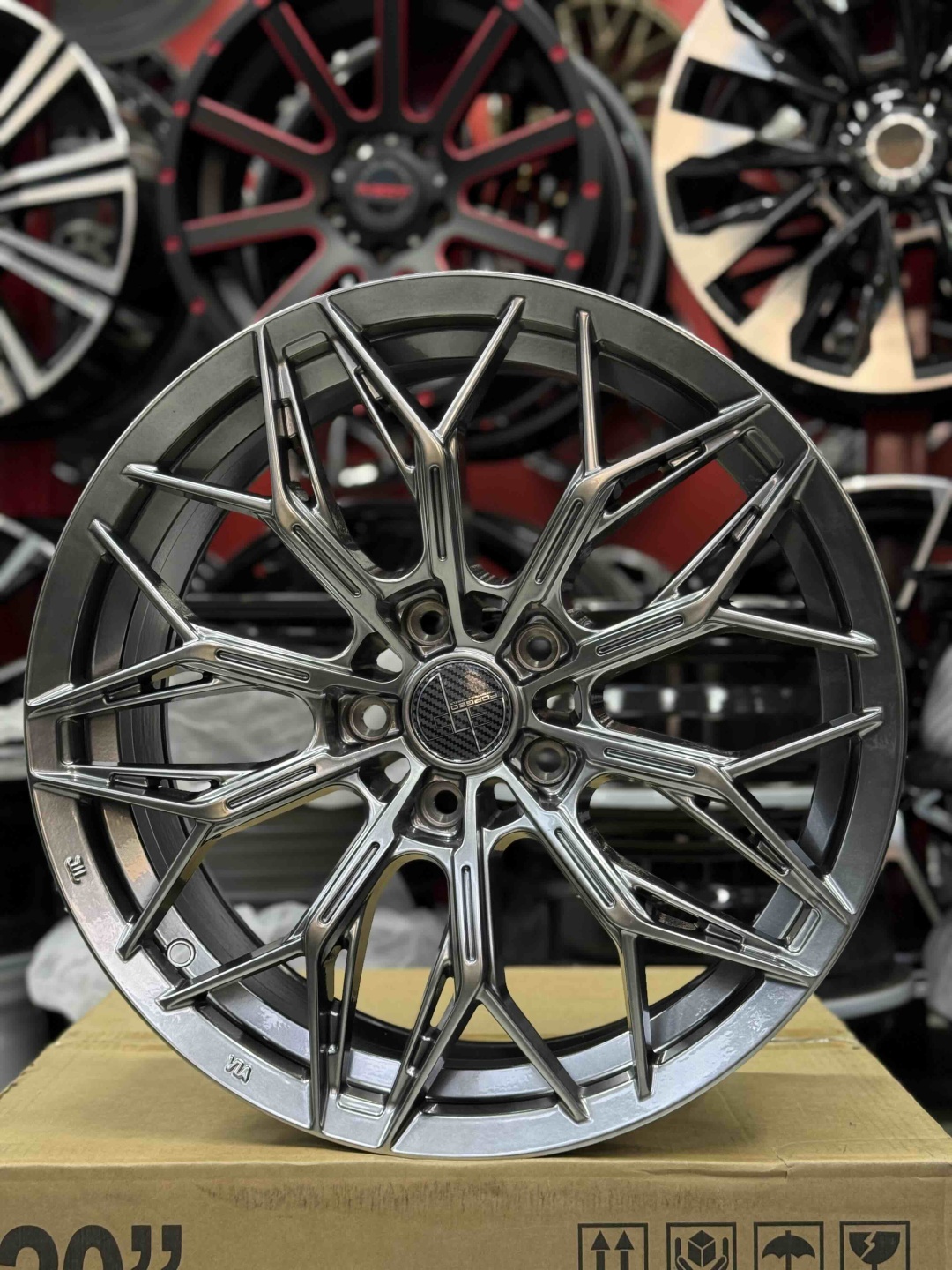 RNO H3246 hb 8x18/5x114.3 D73.1 ET35 4 диска графит