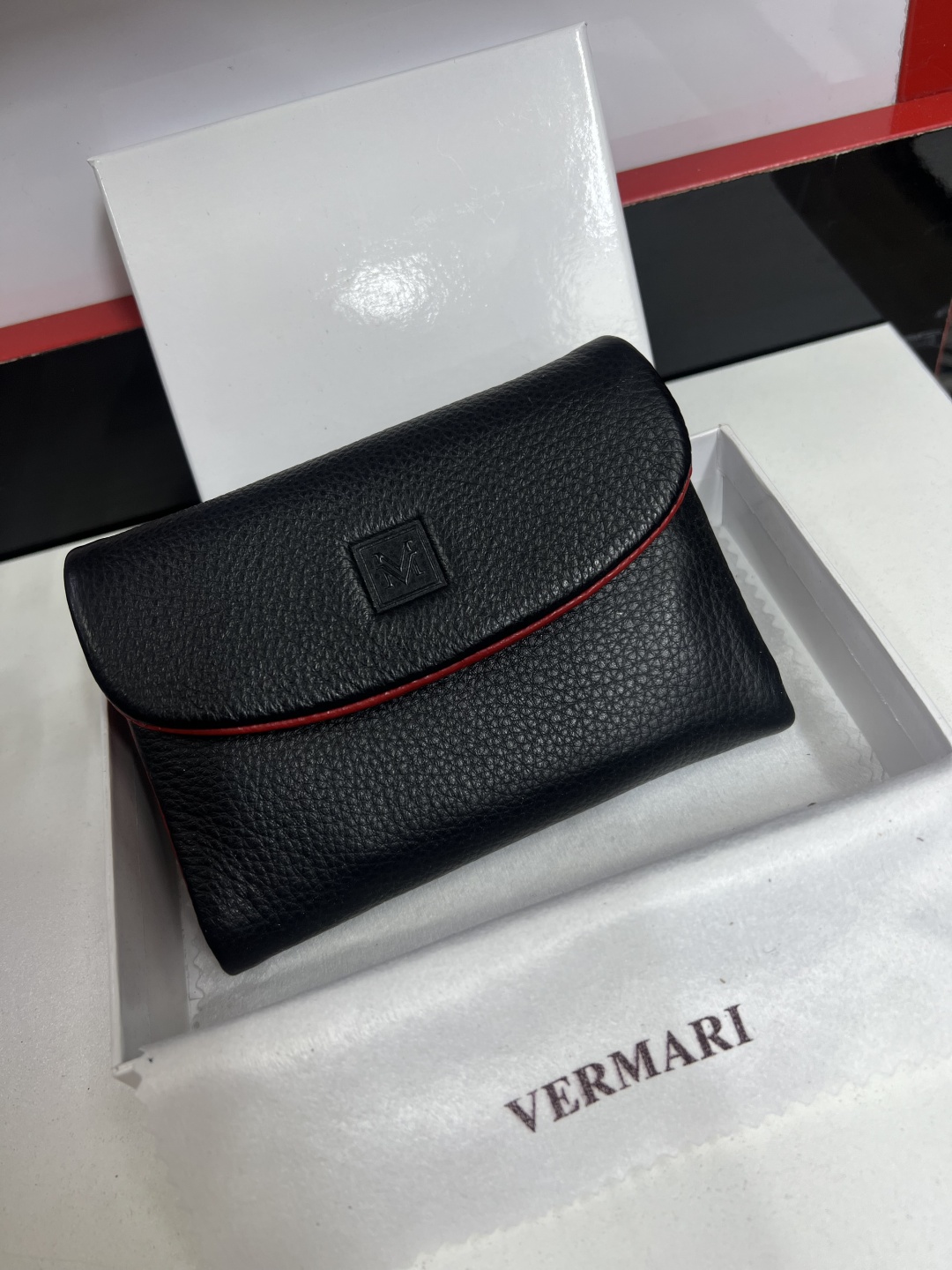 Кошелек VerMari натуральная кожа черный