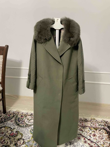 Пальто Miss Style хаки, зеленый