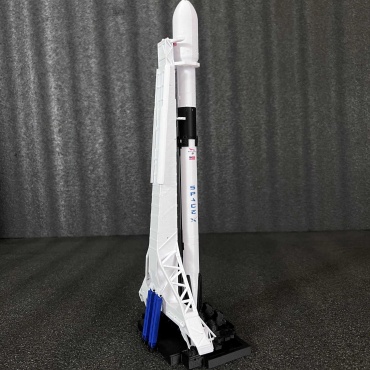 Декоративная модель ракеты Falcon 9 1:200 с пусковой установкой