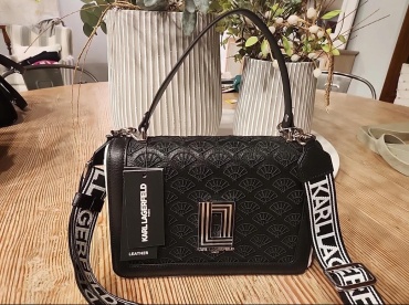 Сумка кросс-боди Karl Lagerfeld натуральная кожа черный