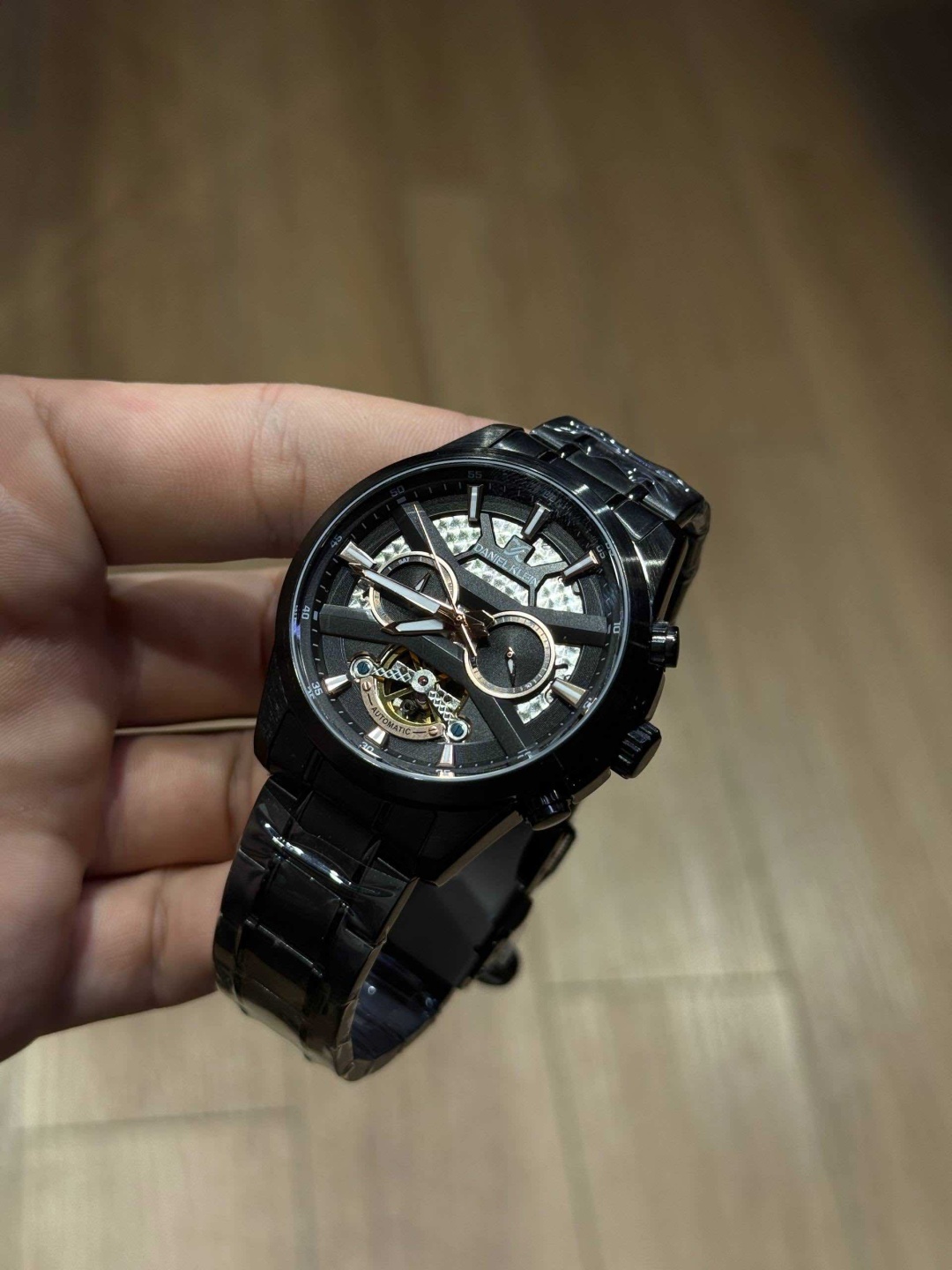 Механические Daniel Klein DK.SAKS7086. нержавеющая сталь