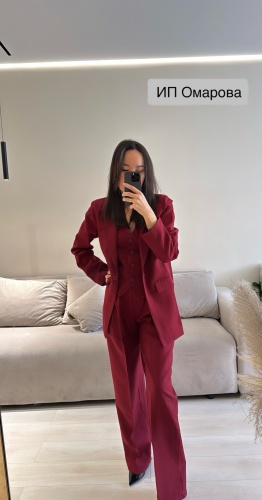 Костюм деловой Class Couture бордовый