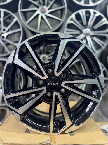 ACX DM1134 6.5x16/5x114.3 D67.1 ET40 4 диска черный, серебристый