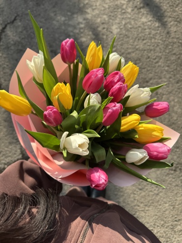 Euro Flowers моно-букет в оформлении тюльпан 21 шт 30 см