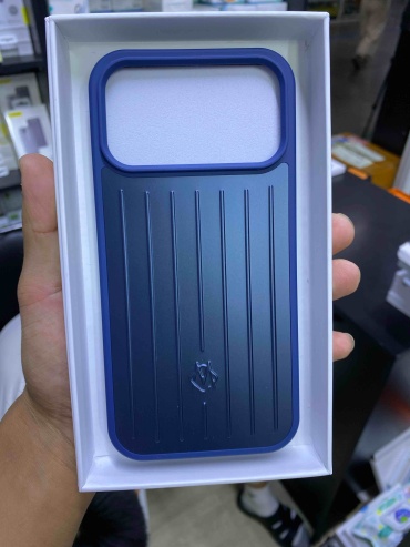 Чехол Rimowa для Apple iPhone 17 Pro Max синий