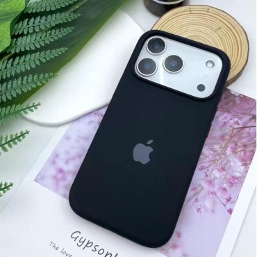 Чехол для Apple iPhone 17 Pro Max черный