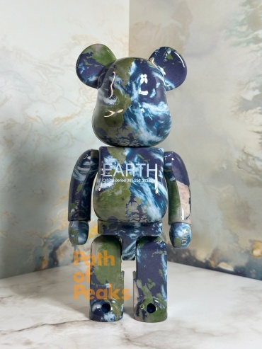 Фигурка Bearbrick Bearbrick Earth 28 см 1 шт