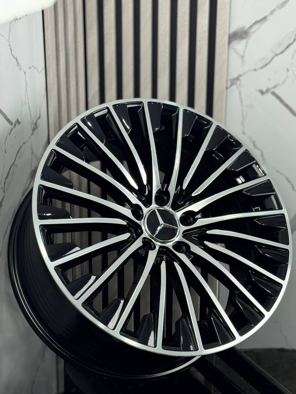 Top Grade Mercedes Benz 132-8f 8x18/5x112 D66.56 ET35 4 диска черный, серебристый