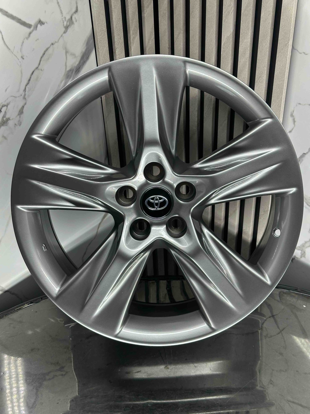 Toyota H2948 7.5x19/5x114.3 D60.1 ET30 4 диска графит