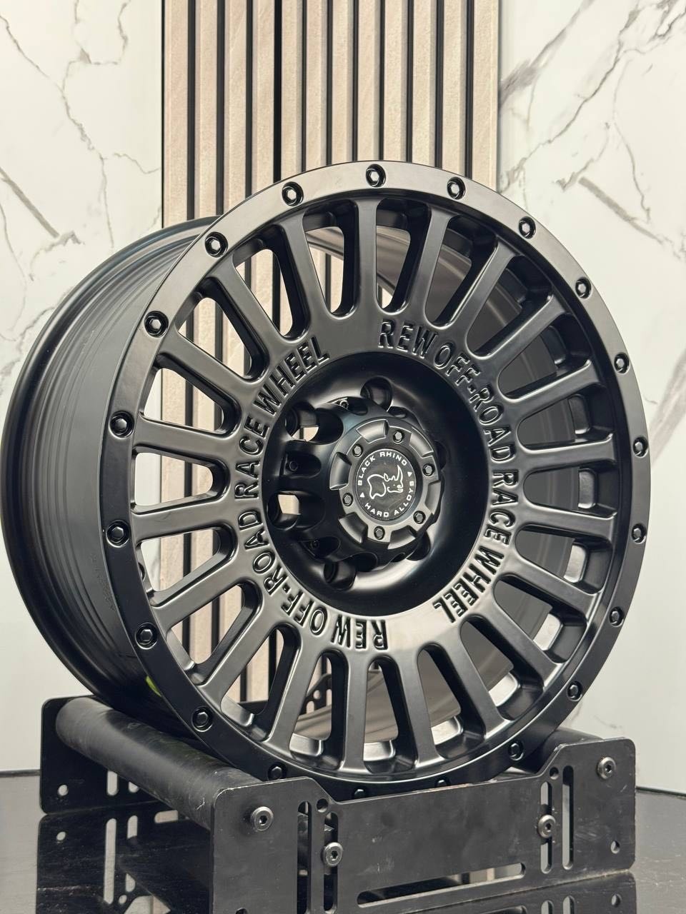 Top Grade EXPFBX419 8.5x17/6x139.7 D110.1 ET0 4 диска черный матовый