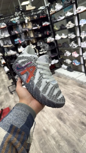 Кроссовки KYRIE 7 “FIRE AND WATER” оранжевый, серебристый