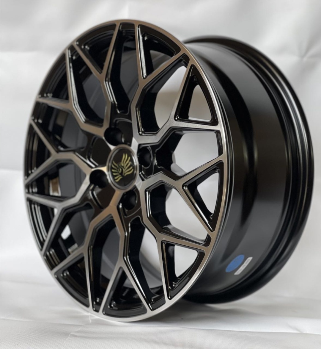 RNO 9547 7x16/4x100 D67.1 ET35 4 диска черный, серебристый