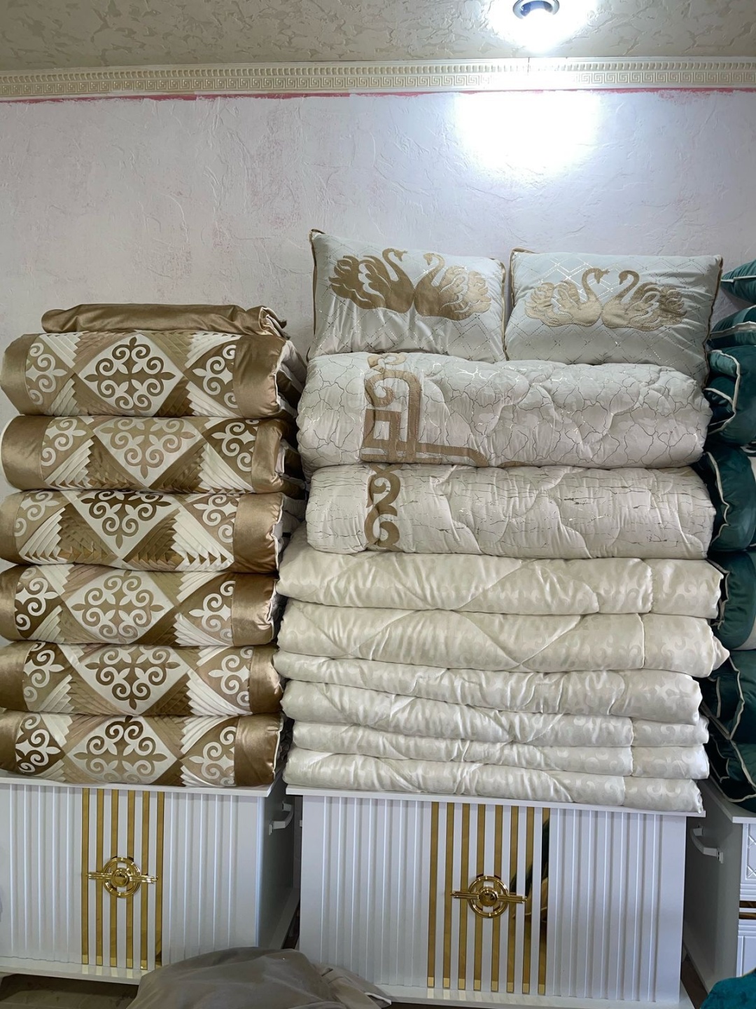 100 KORPE комплект корпе с подушками 228x220 см, вата, синтепон, белый, золотистый