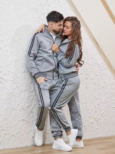 Мужской костюм серый