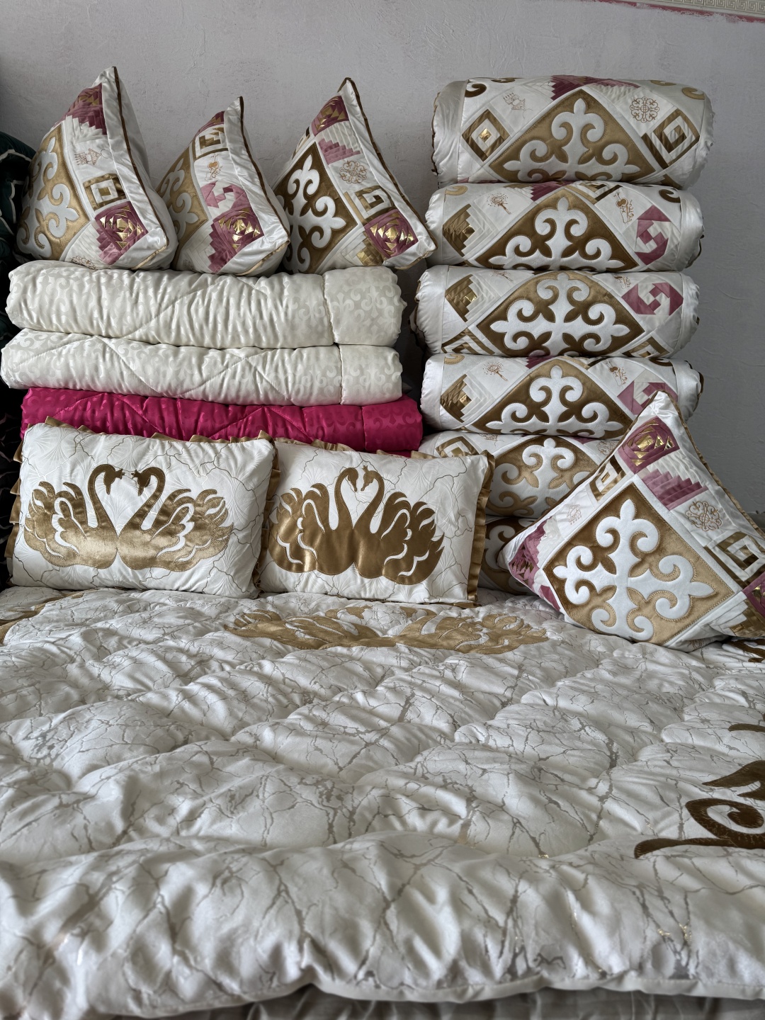 100 KORPE корпе 220x80 см, вата, синтепон, золотистый, айвори, светло - розовый