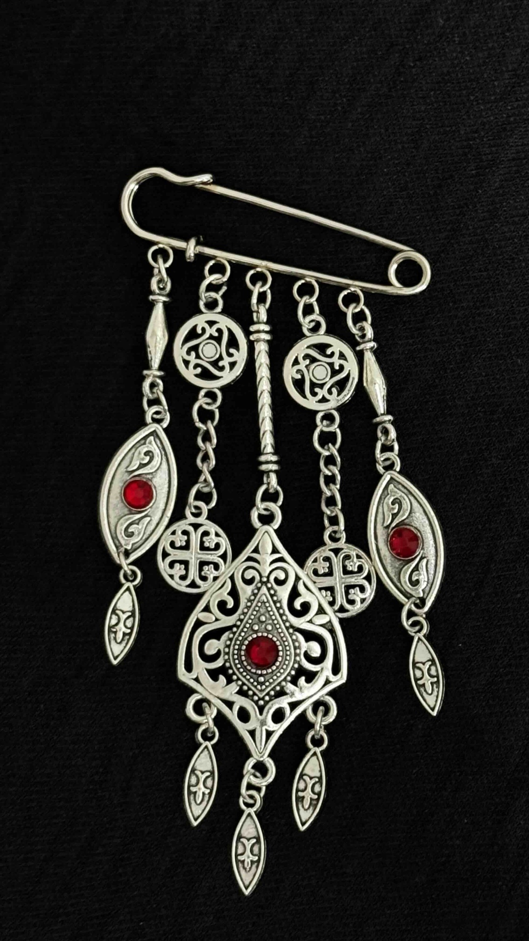 Брошь бижутерный сплав, кристаллы Swarovski