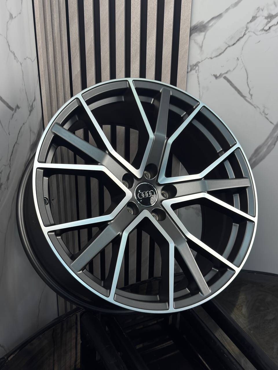 Top Grade EXPH3139F 8/9x20/5x112 D66.6 ET30 4 диска серый, серебристый, графит