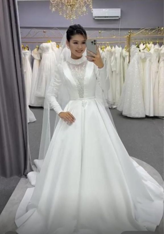 Свадебное платье белый