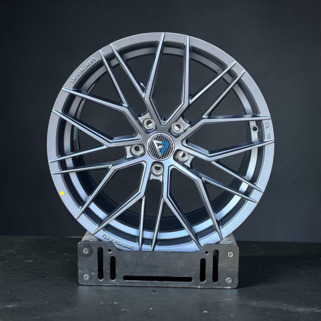 Top Grade IBR1006 полу кованные 8x18/5x114.3 D73.1 ET38 4 диска графит