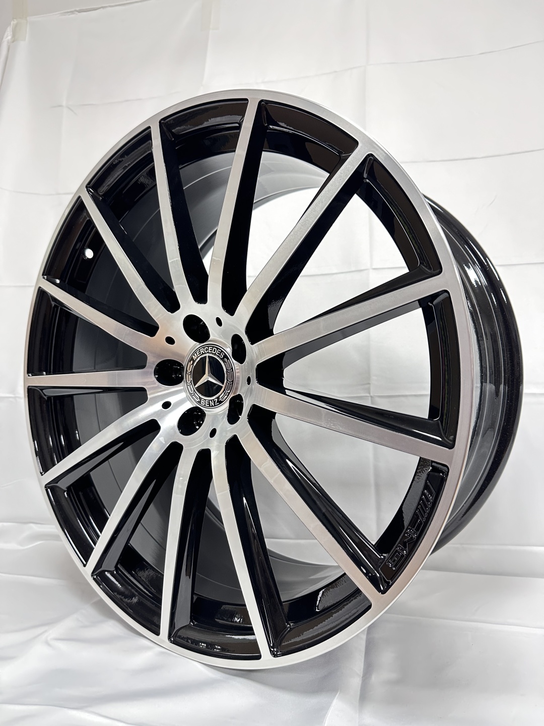 Mercedes 9.5/11x22/5x112 D66.6 ET45.47 4 диска серебристый