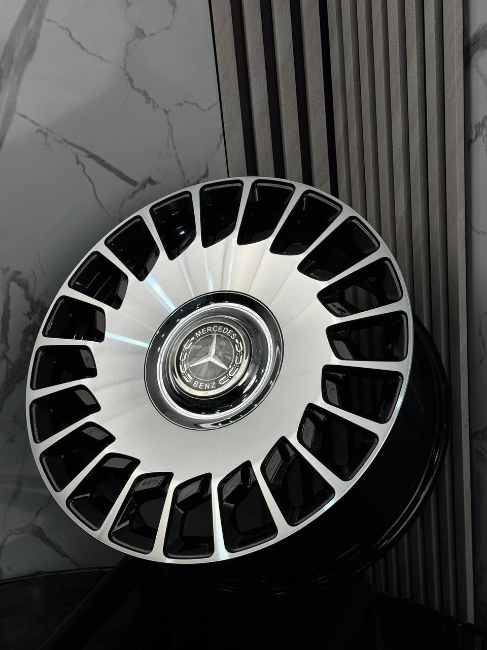 Top Grade Mercedes Benz 417-8 8.5x18/5x112 D66.5 ET35 4 диска черный, серебристый