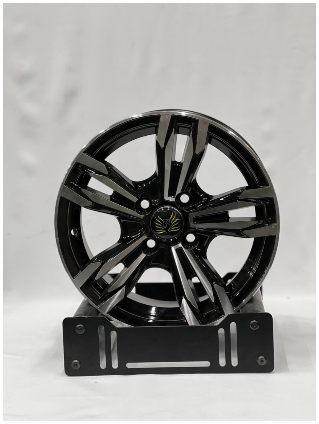 LKN Lkn1052 6x14/4x100 D67.1 ET35 4 диска черный, серебристый