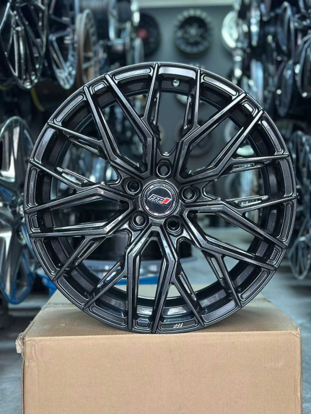 RNO 3836 pbpp 8.5x18/5x114.3 D67.1 ET35 4 диска черный