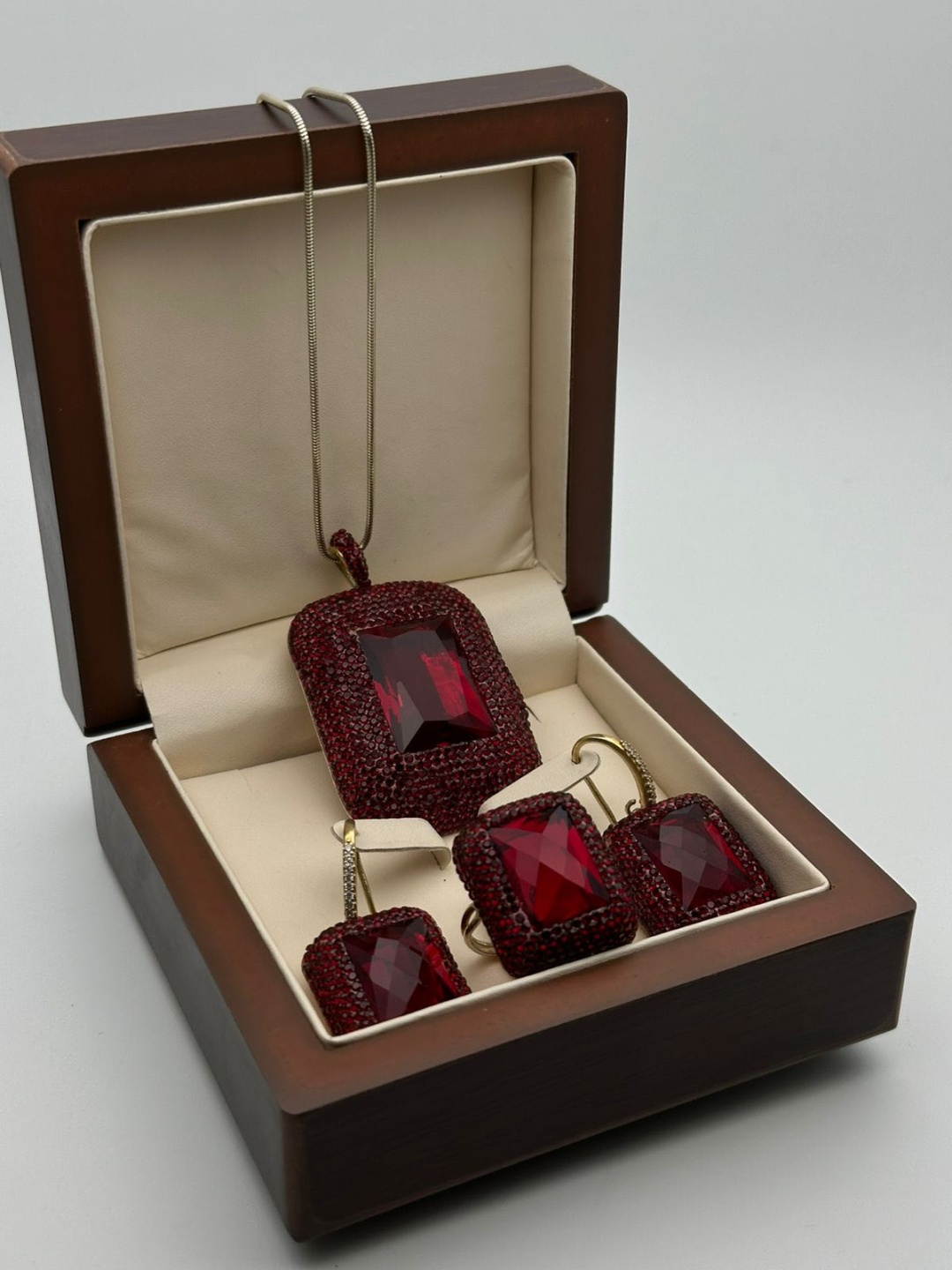 Era Jewellery 1704031 вес 63.16 г серебро, гранат