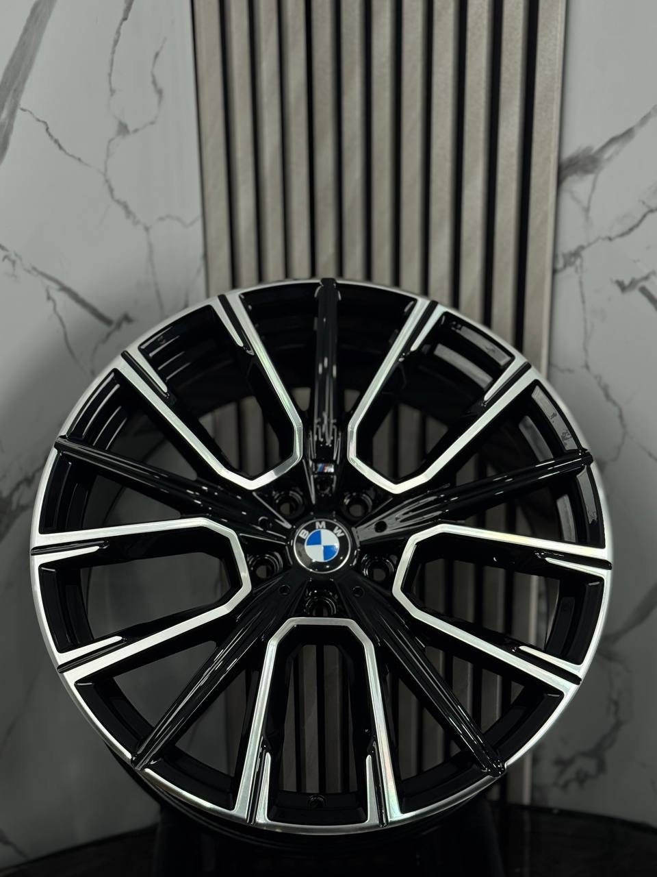 Top Grade BMW 253-20 T/G 8.5/9.5x20/5x120 D72.56 ET35 4 диска черный, серебристый