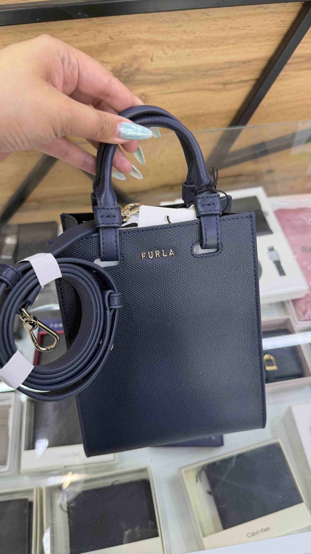 Сумка тоут FURLA натуральная кожа темно-синий
