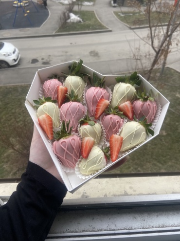 Клубника в шоколаде 12шт