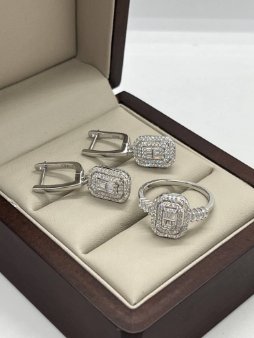 Silver 6756 вес 7.9 г серебро, муассанит