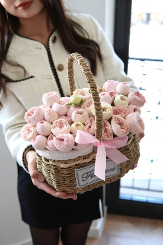 Flowers Almaty композиция с открыткой кустовая пионовидная роза 7 шт 35 см