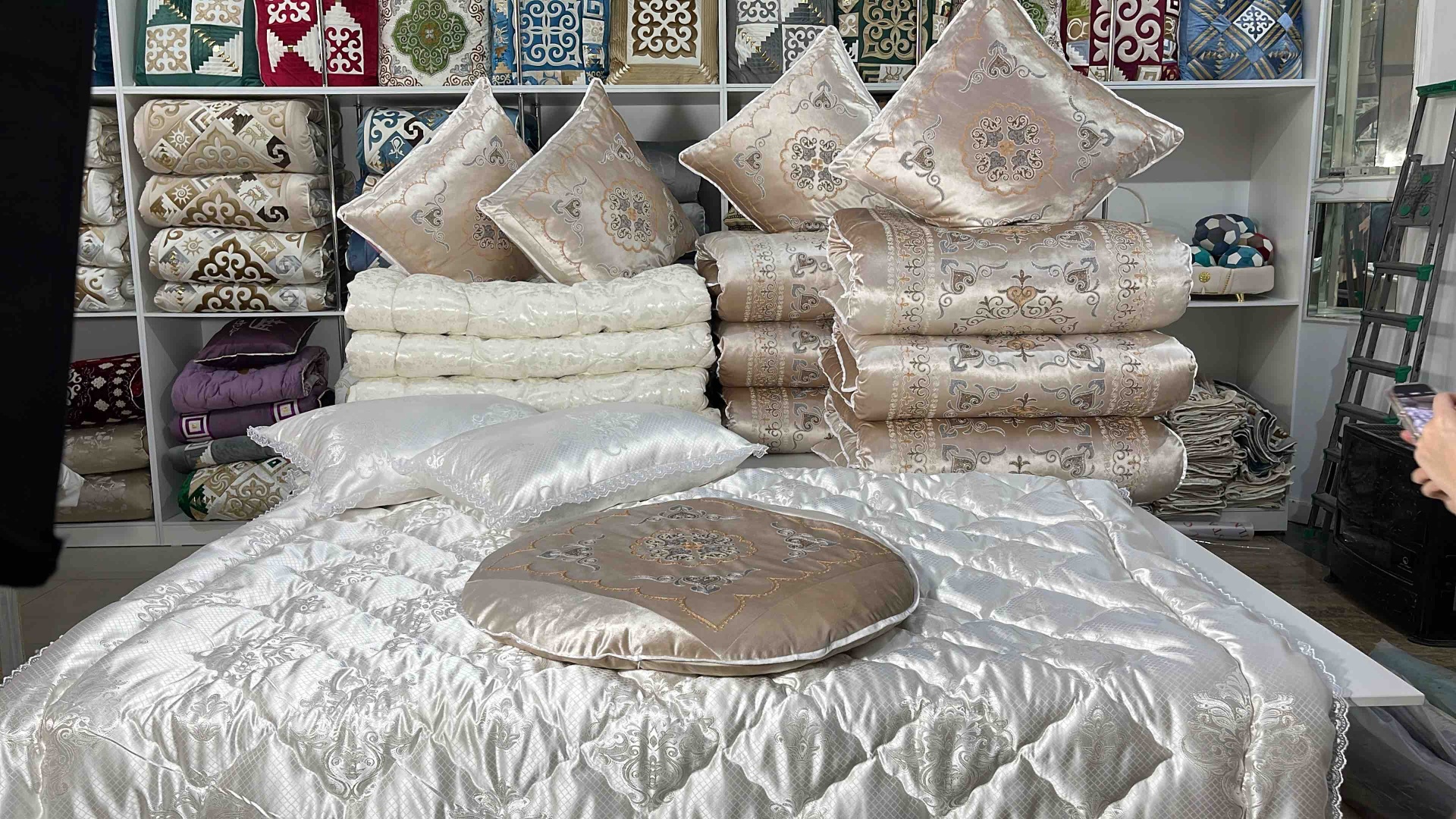 Samruk körpe комплект корпе с подушками 230x80 см, вата, бежевый, айвори