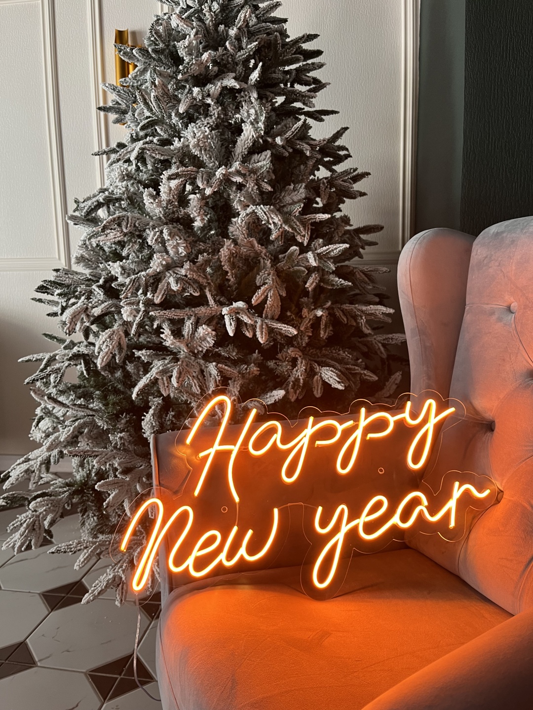 Неоновая вывеска настенный Happy new year, теплый белый, холодный белый, белый, желтый, зеленый, красный, розовый, синий, разноцветный, голубой, фиолетовый, оранжевый
